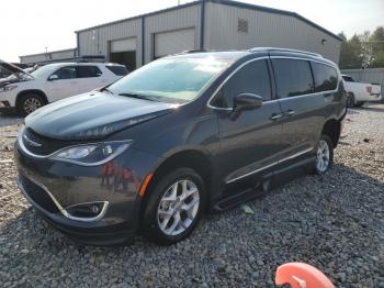  Salvage Chrysler Pacifica