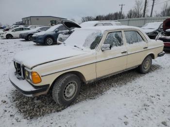  Salvage Mercedes-Benz 300-Class