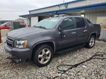  Salvage Chevrolet Avalanche