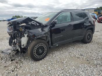  Salvage Jeep Compass