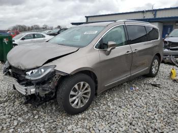  Salvage Chrysler Pacifica