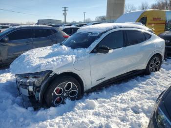  Salvage Ford Mustang