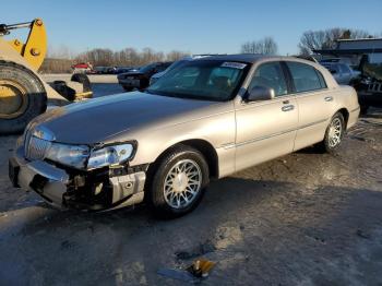  Salvage Lincoln Towncar