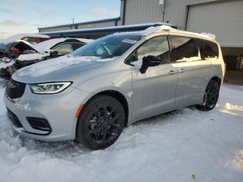  Salvage Chrysler Pacifica