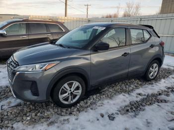  Salvage Nissan Kicks