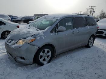  Salvage Toyota Sienna