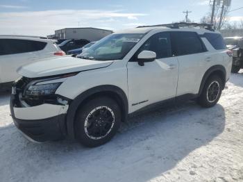  Salvage Nissan Pathfinder