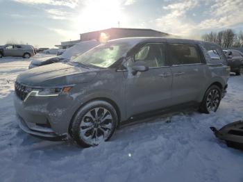  Salvage Kia Carnival