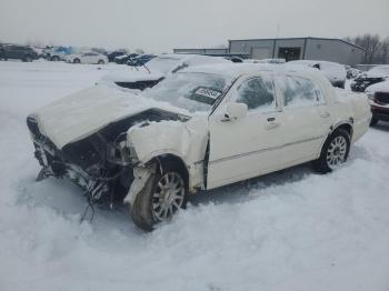  Salvage Lincoln Towncar