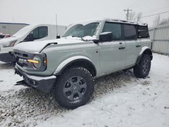  Salvage Ford Bronco