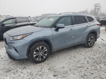  Salvage Toyota Highlander