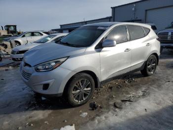 Salvage Hyundai TUCSON