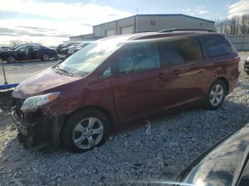  Salvage Toyota Sienna