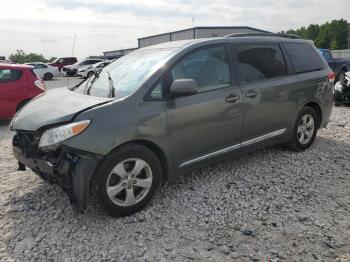  Salvage Toyota Sienna