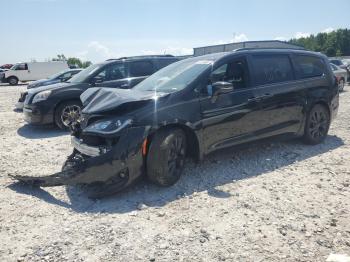  Salvage Chrysler Pacifica