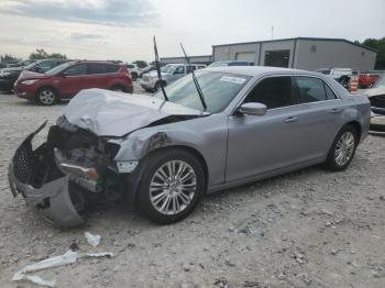  Salvage Chrysler 300
