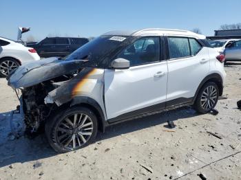  Salvage Nissan Kicks