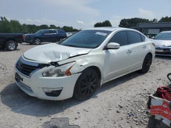  Salvage Nissan Altima