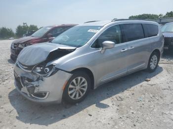  Salvage Chrysler Pacifica
