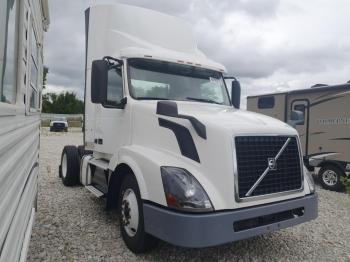  Salvage Volvo Vnl