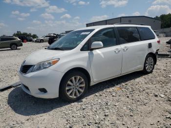  Salvage Toyota Sienna