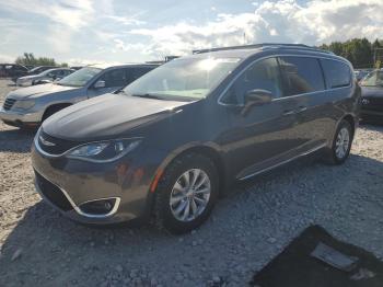  Salvage Chrysler Pacifica