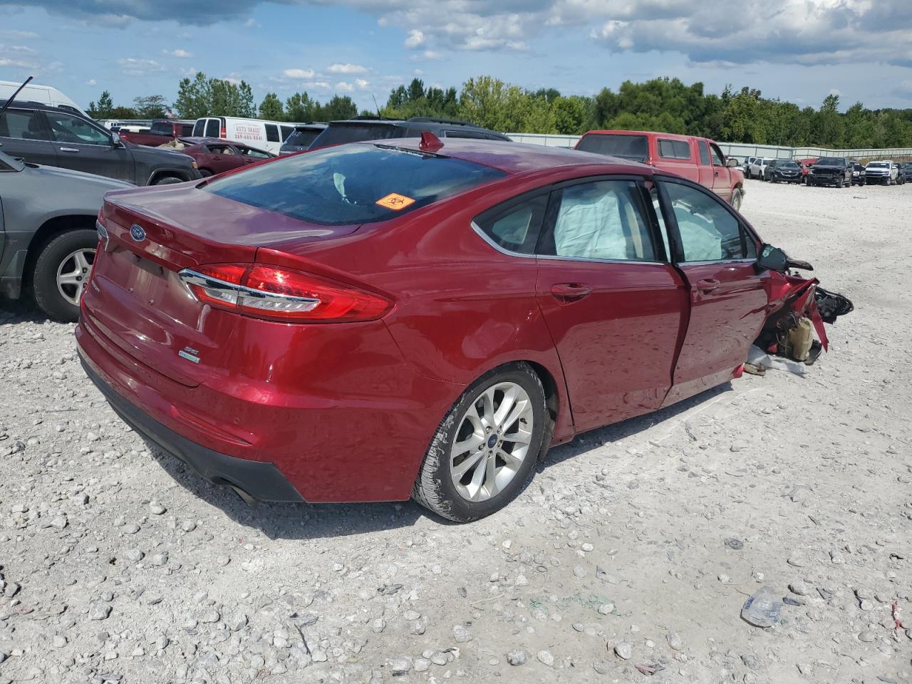 Ford Fusion Se Image 2