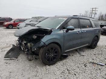  Salvage Kia Carnival