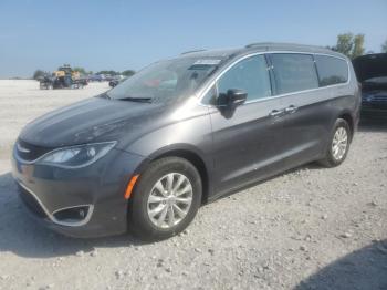 Salvage Chrysler Pacifica