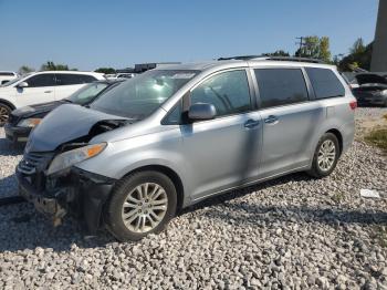  Salvage Toyota Sienna