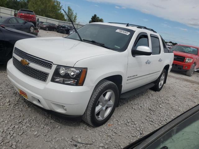  Salvage Chevrolet Avalanche