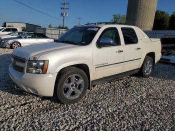  Salvage Chevrolet Avalanche