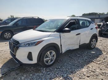  Salvage Nissan Kicks