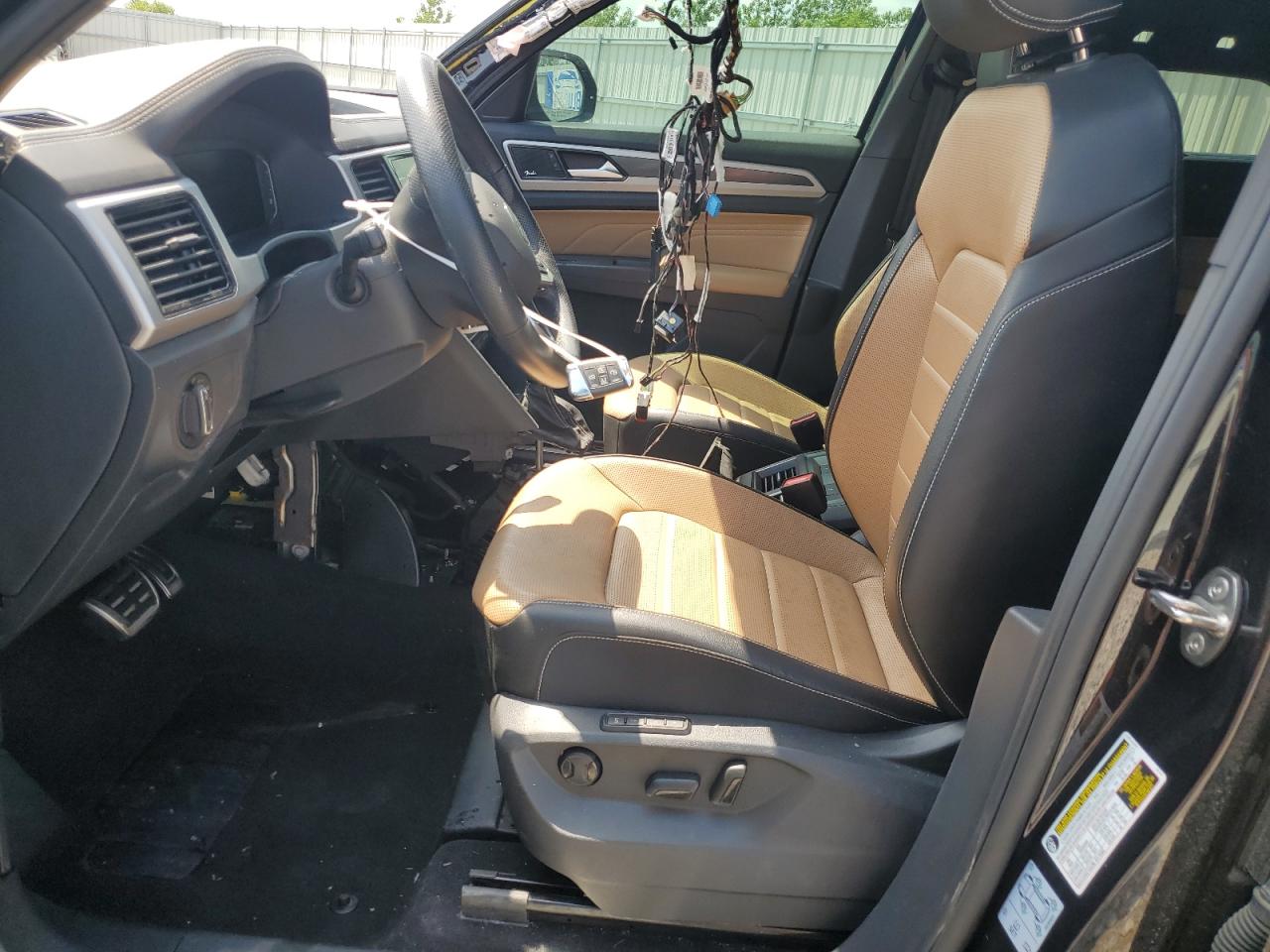 Volkswagen Atlas Sel Premium R-line Image 2