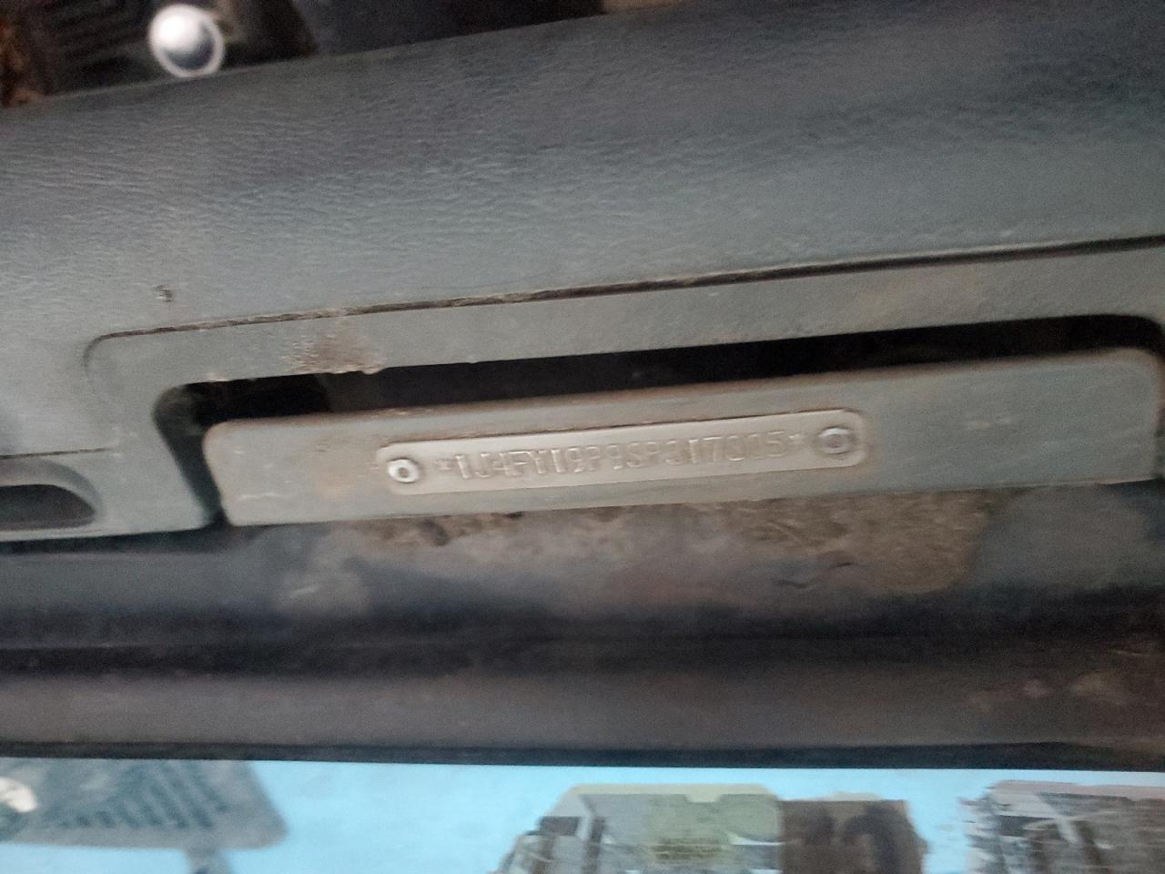 Jeep Wrangler S Image 8