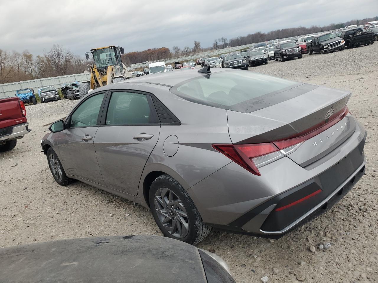 Hyundai ELANTRA Sel Image 4