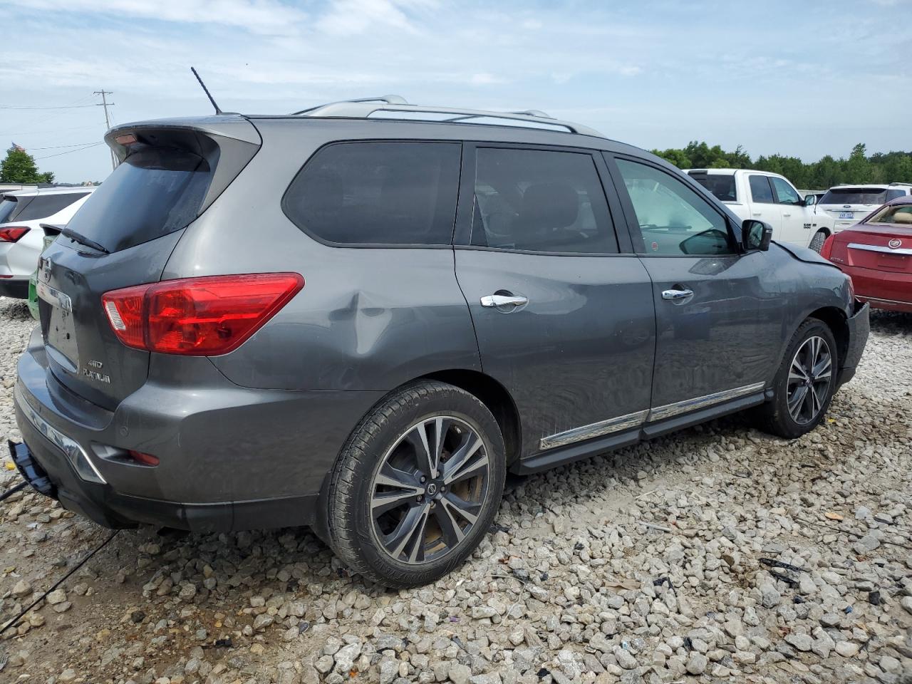 Nissan Pathfinder S Image 3