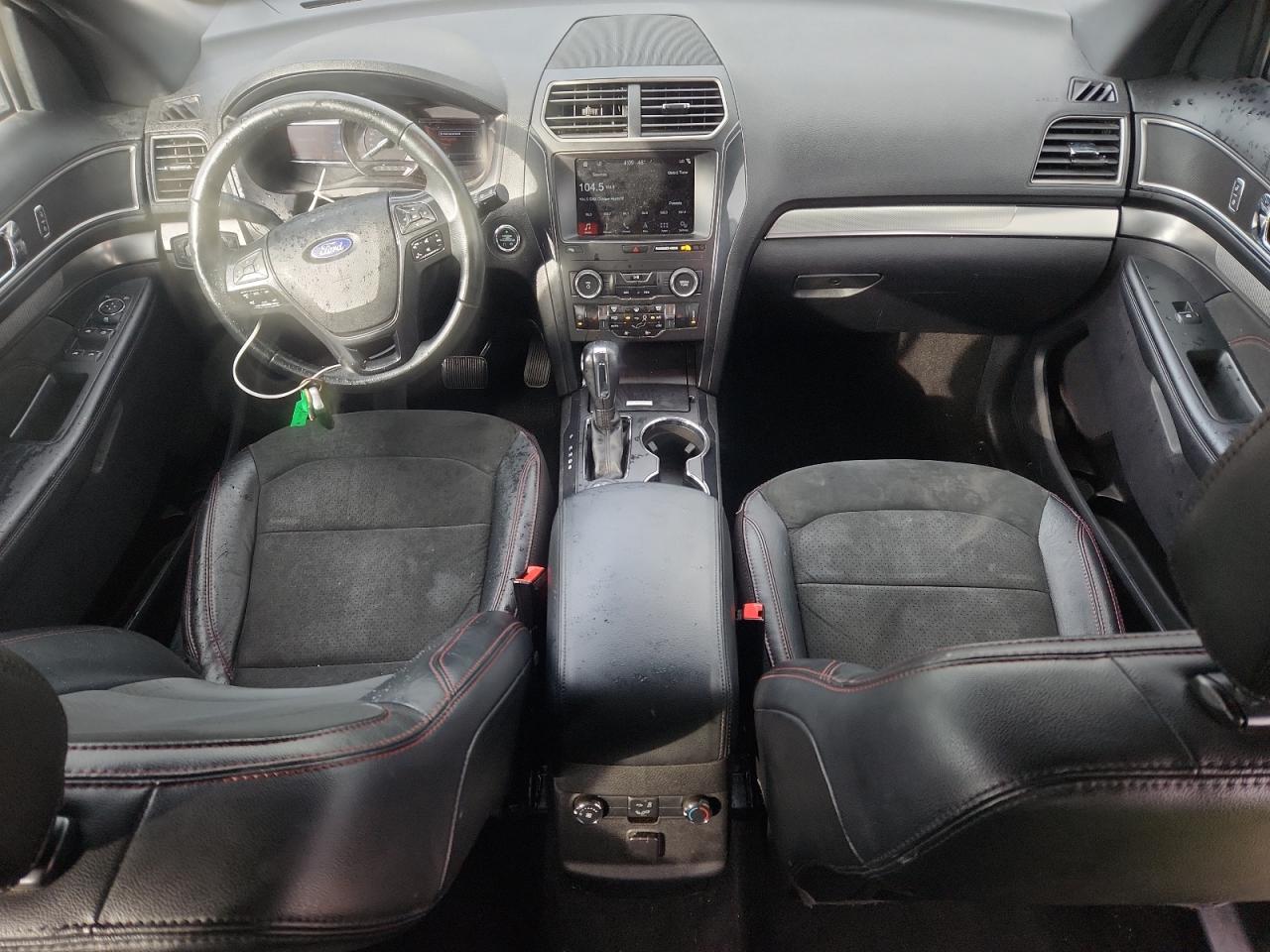 Ford Explorer Xlt Image 6