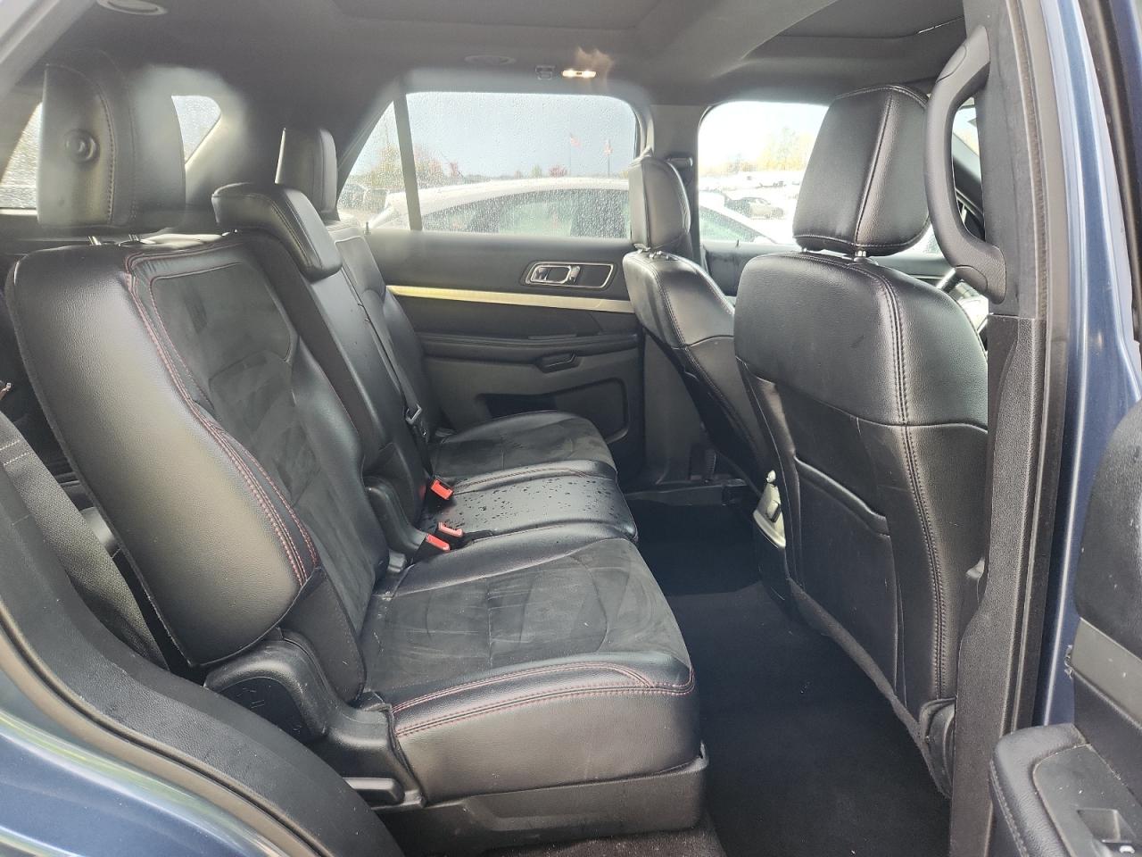 Ford Explorer Xlt Image 11