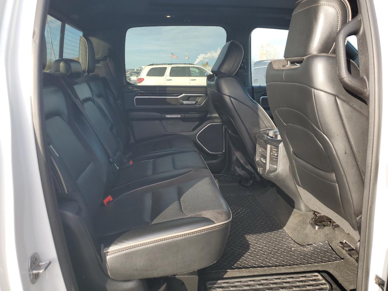 Ram 1500 Laramie Image 11