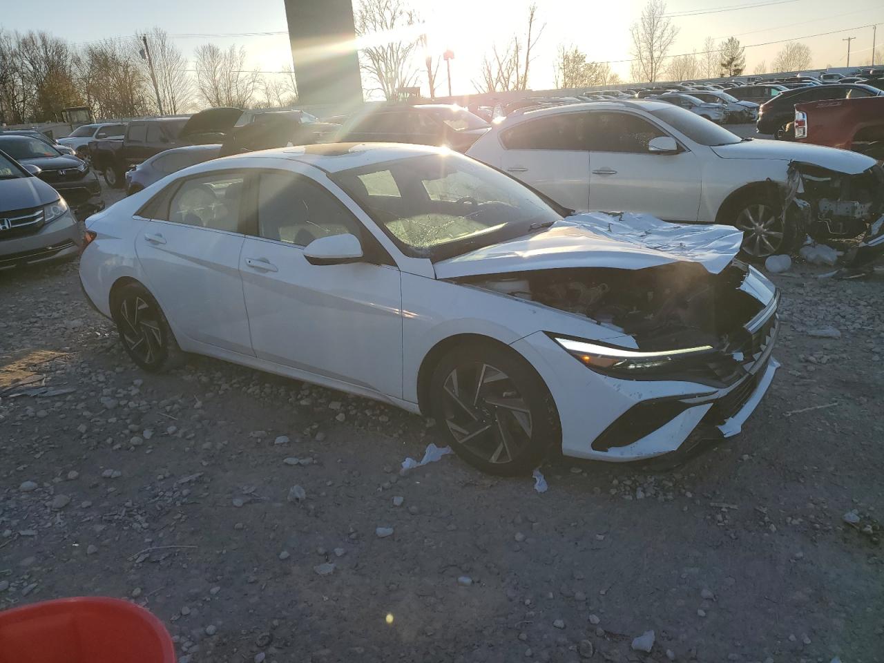 Hyundai ELANTRA Sel Image 3