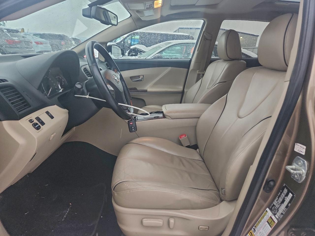 Toyota Venza Image 7