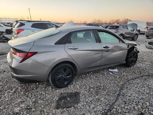 Hyundai ELANTRA Sel Image 2