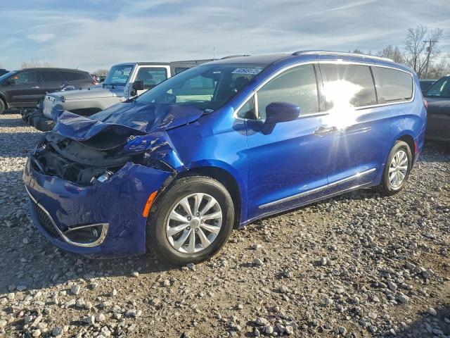  Salvage Chrysler Pacifica