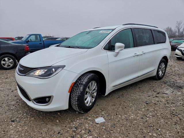  Salvage Chrysler Pacifica