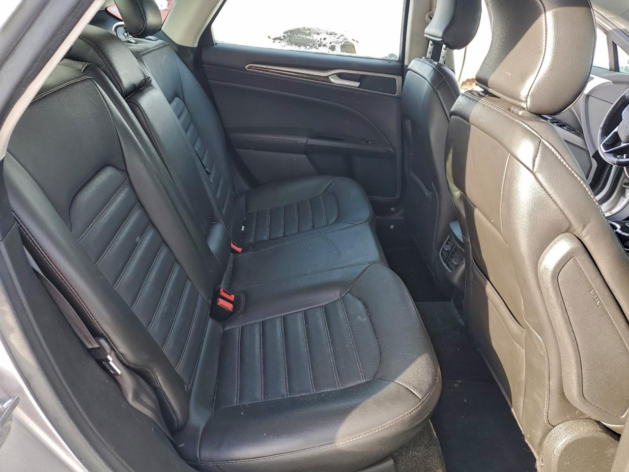 Ford Fusion Se Image 11