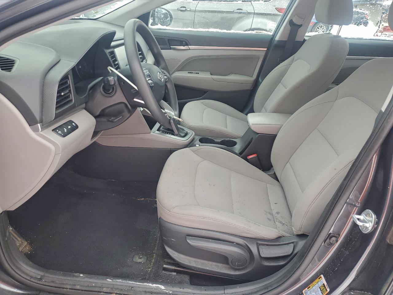 Hyundai ELANTRA Sel Image 8
