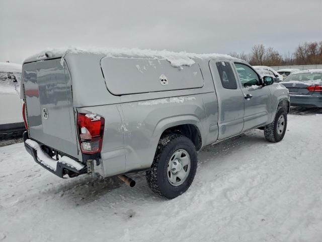 Toyota Tacoma Access Cab Image 11