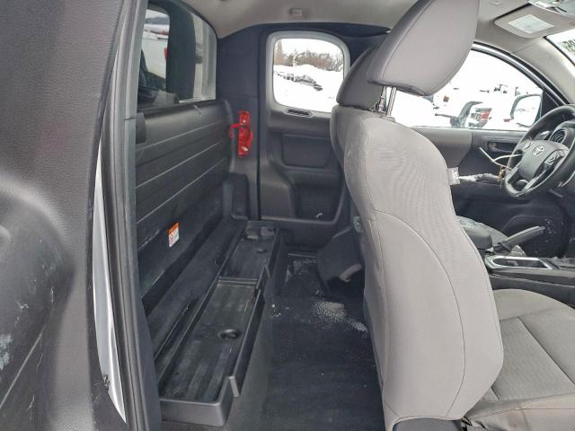 Toyota Tacoma Access Cab Image 4