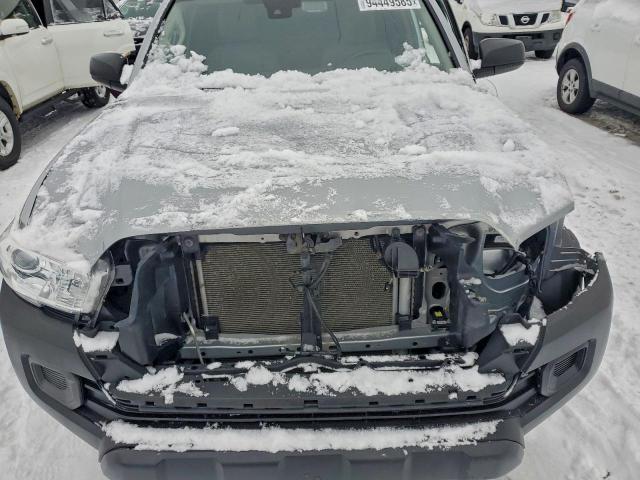 Toyota Tacoma Access Cab Image 9